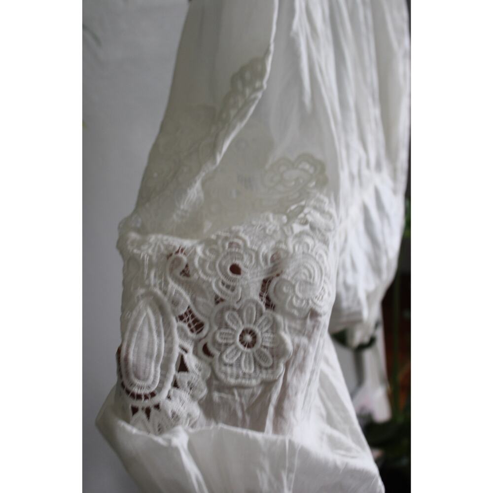 FARM Rio White Embroidered Lace Cropped Blouse Size L| NWT | MSRP $176 - Picture 10 of 16